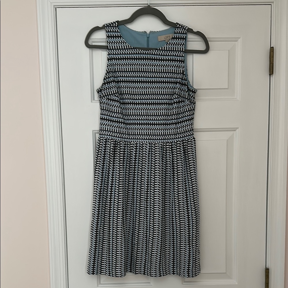 Chic Striped Sleeveless Dress